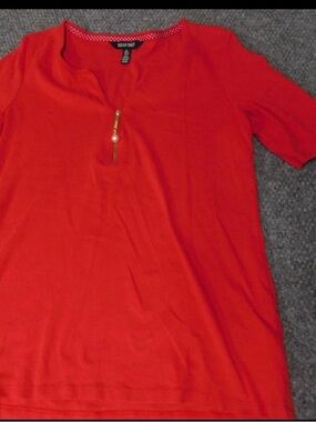 Jones New York Red Short-Sleeve Zip Detail Top